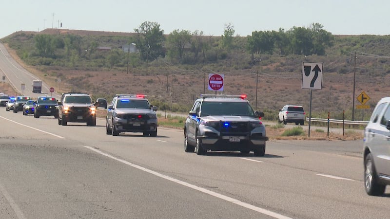 Residents honor 56-year-old Nicholas Dale as NTSB and FAA lead investigation